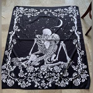 Skeleton tapestry